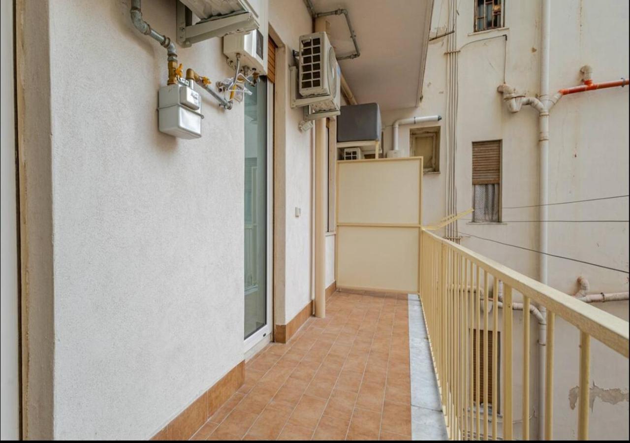 Residenza Camillo - Palermo Centro Apartment Luaran gambar
